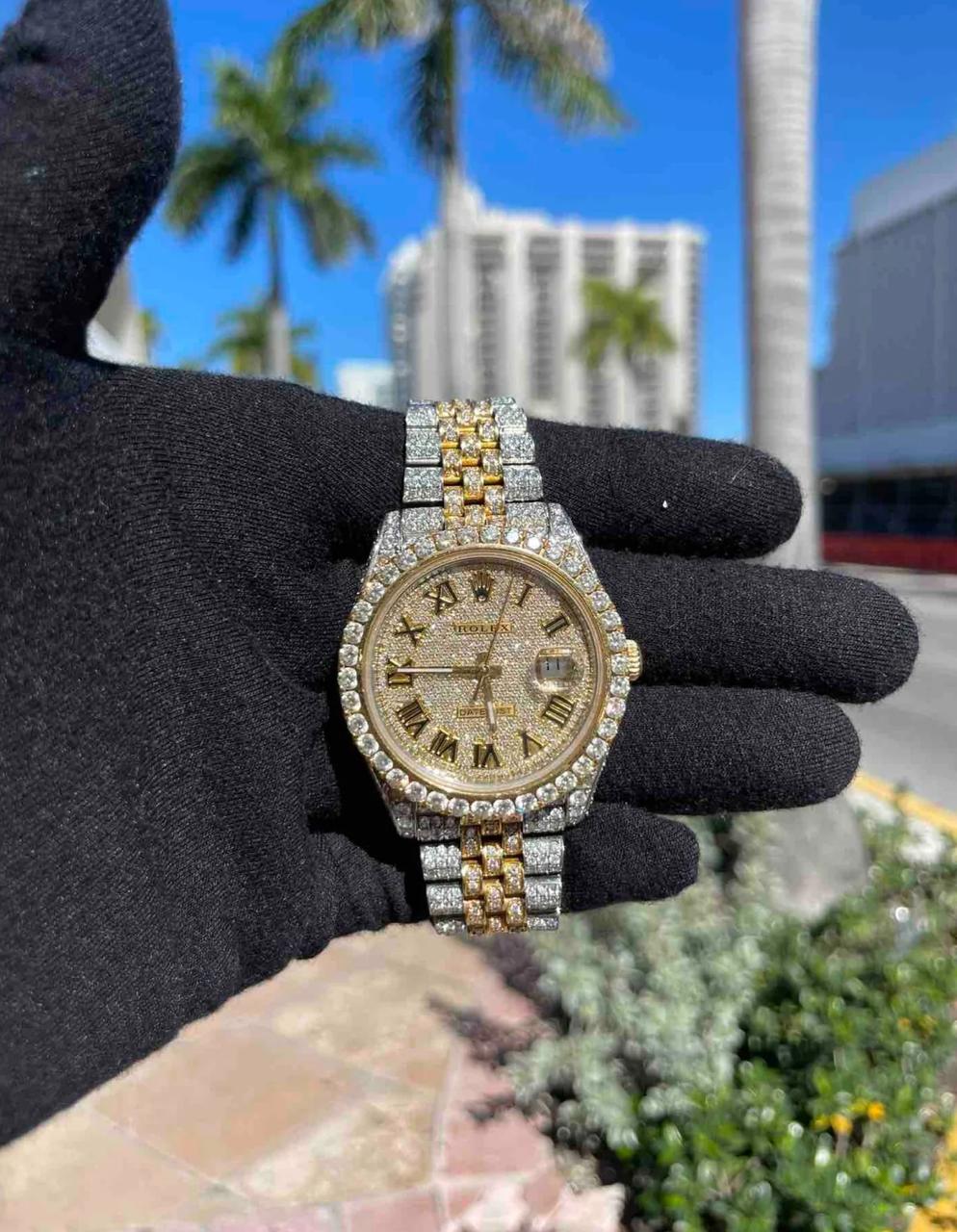 Rolex Datejust à cadran romain sertie de diamant moissanites VVS. KC.LUXURY